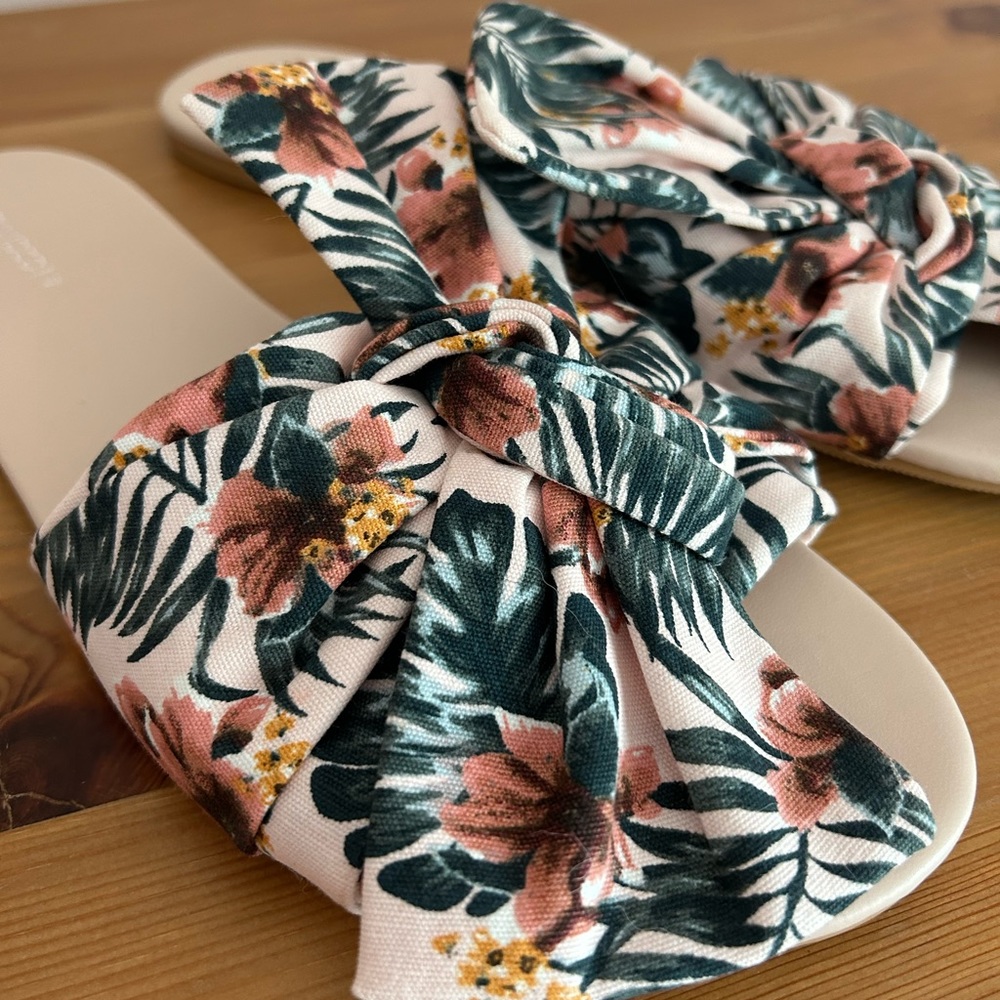 H&M Sandals - Picture 3 of 15